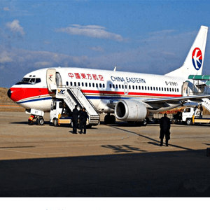阿拉善航空空运航空快运业稳步发展的原因是什么？